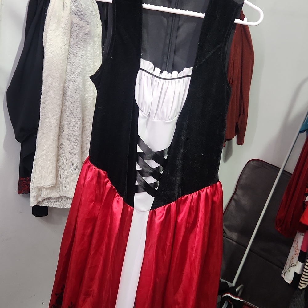 ✨️Red, Black, & White Dress❤️🖤🤍